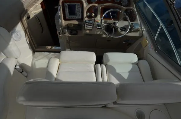 Slide: The Image of Sea Ray 320 Sundancer 2004 - 4