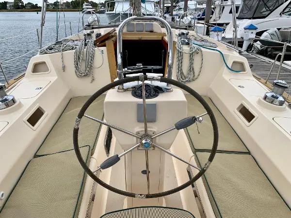 Slide: The Image of Island Packet 370 2008 - 8