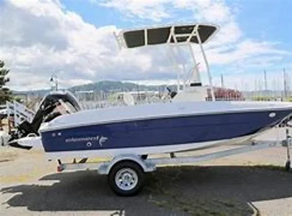 Slide: The Image of Bayliner F18 2017 - 0