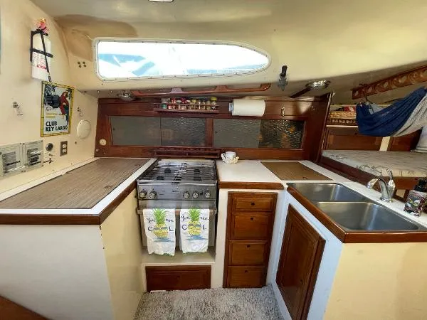 Slide: The Image of Columbia Sloop 1970 - 10