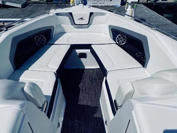 Slide: The Image of Monterey 328 SS 2016 - 6