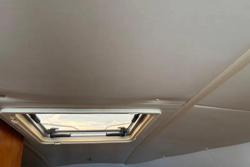 Slide: The Image of Ceiling hatch of 1998 Tiara Yachts 2900 Coronet, interior view. - 30
