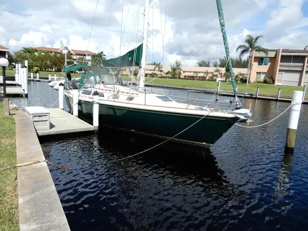 Slide: The Image of Catalina Cutter Rig 1988 - 0