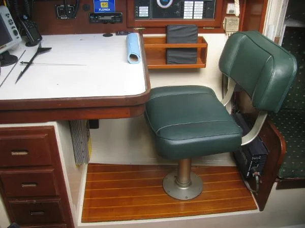Slide: The Image of Catalina Cutter Rig 1988 - 6