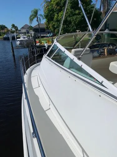 Slide: The Image of Carver Yachts Mariner 2004 - 2