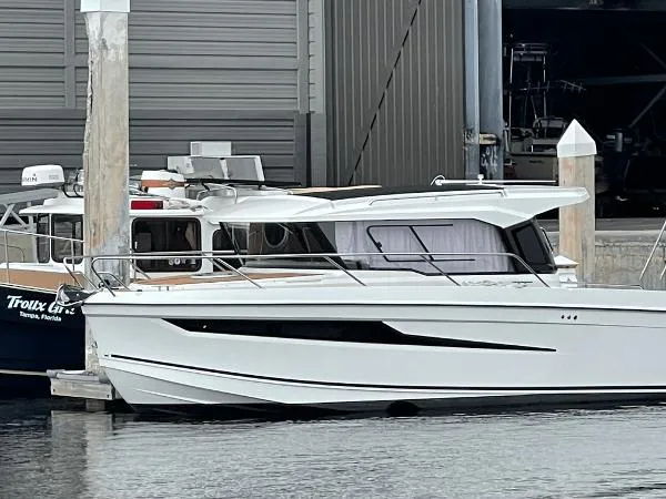 Slide: The Image of Hussar Skamander 920 Explorer MAX 2021 - 2