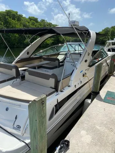 Slide: The Image of Sea Ray 370 Venture 2015 - 1