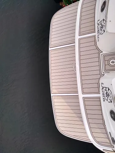 Slide: The Image of Sea Ray 370 Venture 2015 - 4