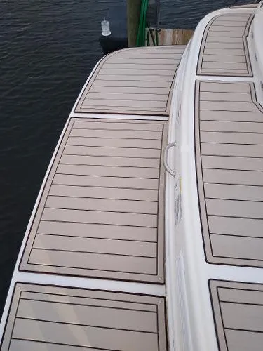 Slide: The Image of Sea Ray 370 Venture 2015 - 5