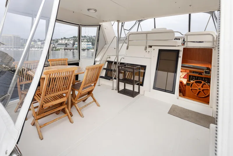 Slide: The Image of Interior of 1991 Ocean Alexander 440 Sundeck CPMY yacht. - 10