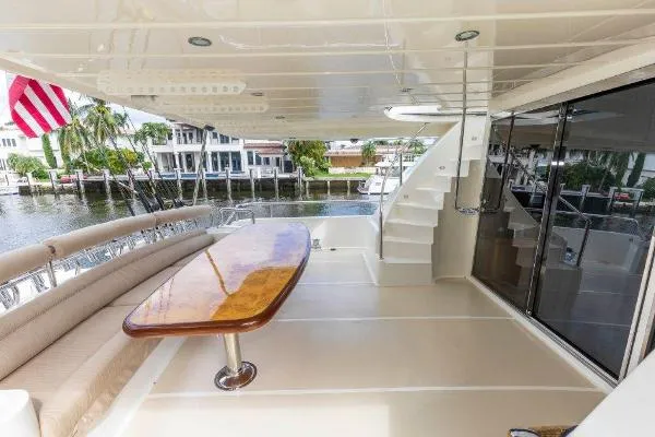 Slide: The Image of Horizon Cockpit Skylounge 2001 - 6