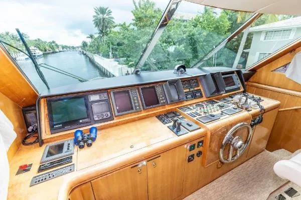 Slide: The Image of Horizon Cockpit Skylounge 2001 - 7
