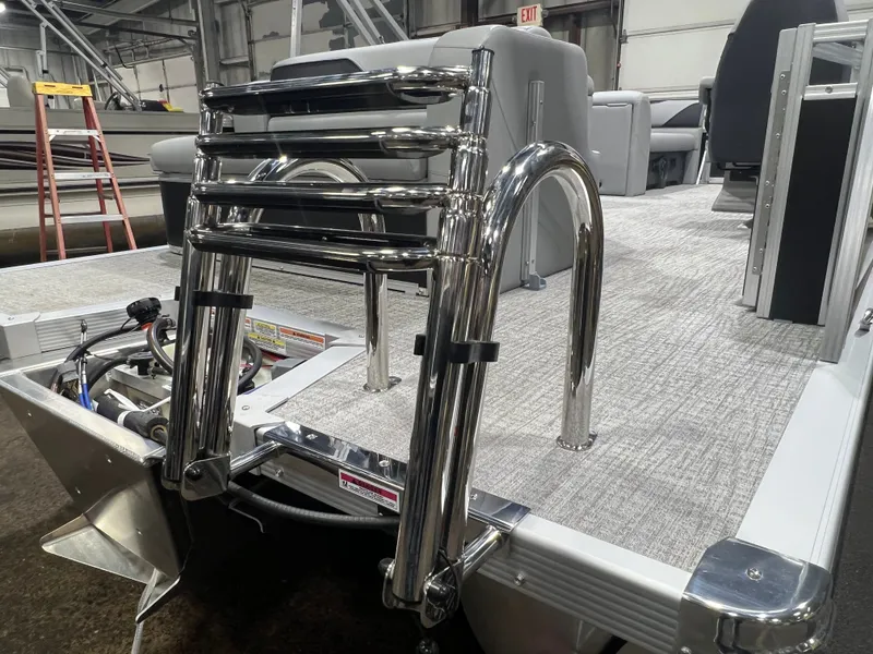 Slide: The Image of Tahoe Sport CRB 2180 Cruise Rear Bench 2026 - 29