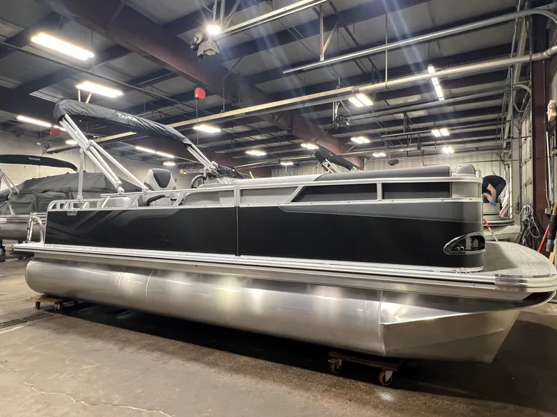 Slide: The Image of Tahoe Sport CRB 2180 Cruise Rear Bench 2026 - 31