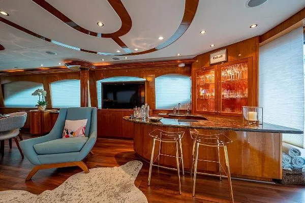 Slide: The Image of Hatteras 80 Motor Yacht 2007 - 8