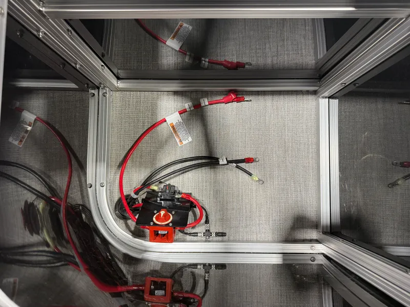 Slide: The Image of Tahoe LTZ 1985 Cruise Pontoon & Honda 4-Stroke EFI 2026 - 18