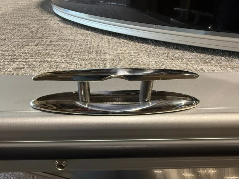 Slide: The Image of Tahoe LTZ 1985 Cruise Pontoon & Honda 4-Stroke EFI 2026 - 31