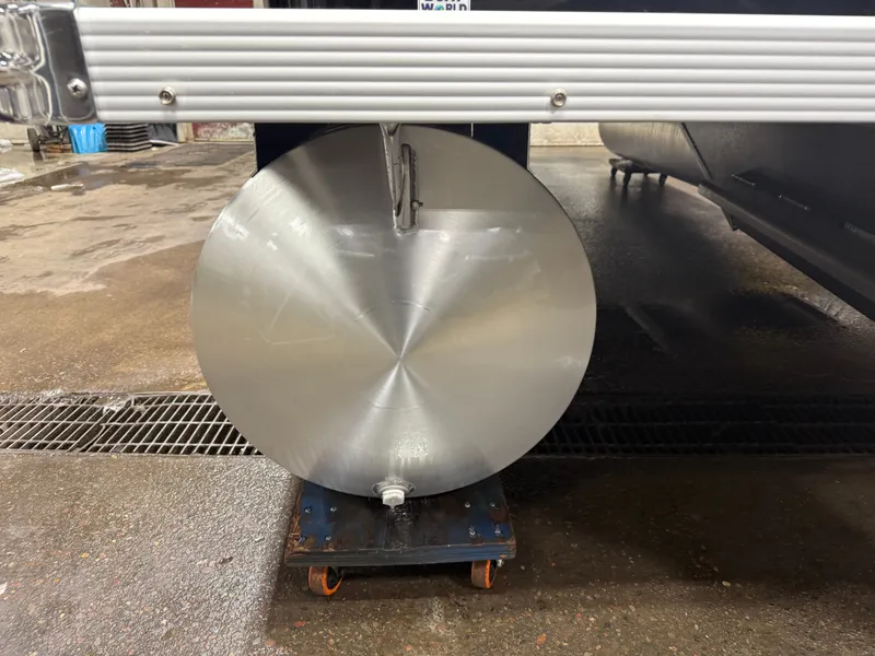 Slide: The Image of Tahoe LTZ 1985 Cruise Pontoon & Honda 4-Stroke EFI 2026 - 36