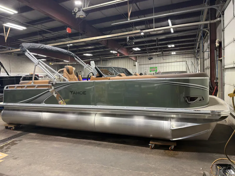 Slide: The Image of Tahoe LTZ 2385 Elite Windshield Tritoon & Honda 4-Stroke EFI 2026 - 50