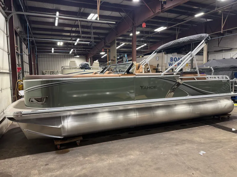 Slide: The Image of Tahoe LTZ 2385 Elite Windshield Tritoon & Honda 4-Stroke EFI 2026 - 52