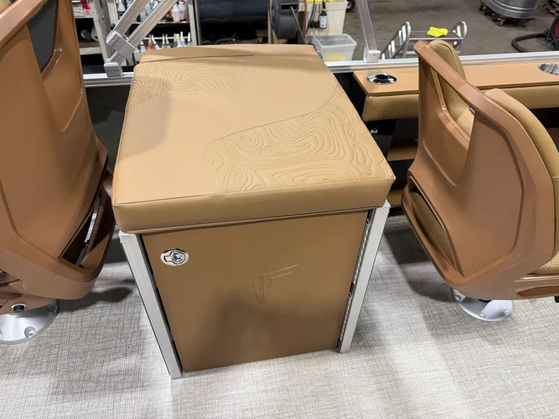 Slide: The Image of Tahoe Geofish 2385 Rear Fish & Honda 4-Stroke EFI 2026 - 20