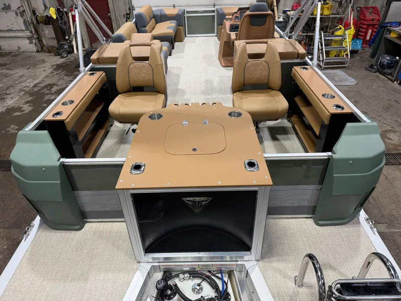 Slide: The Image of Tahoe Geofish 2385 Rear Fish & Honda 4-Stroke EFI 2026 - 5