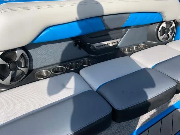 Slide: The Image of Malibu Wakesetter 25 LSV 2018 - 11