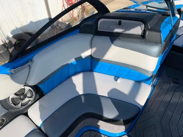 Slide: The Image of Malibu Wakesetter 25 LSV 2018 - 4