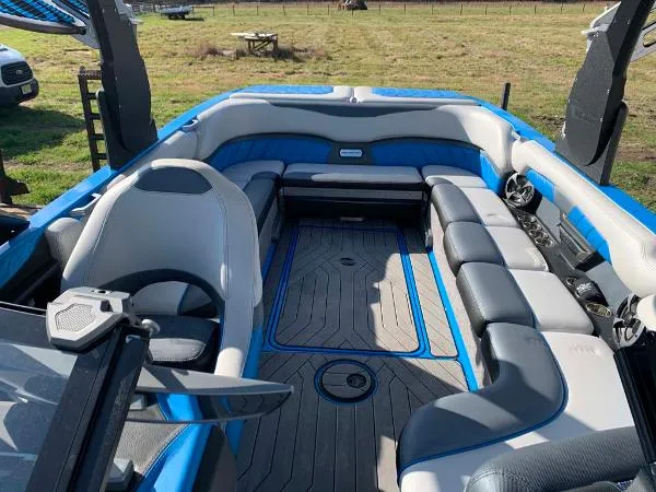 Slide: The Image of Malibu Wakesetter 25 LSV 2018 - 9