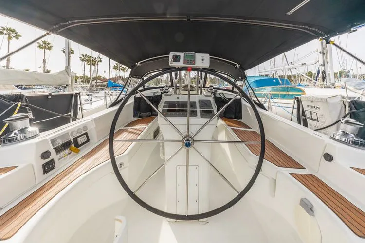 Slide: The Image of 2006 Beneteau 423 - Image 11 - 11