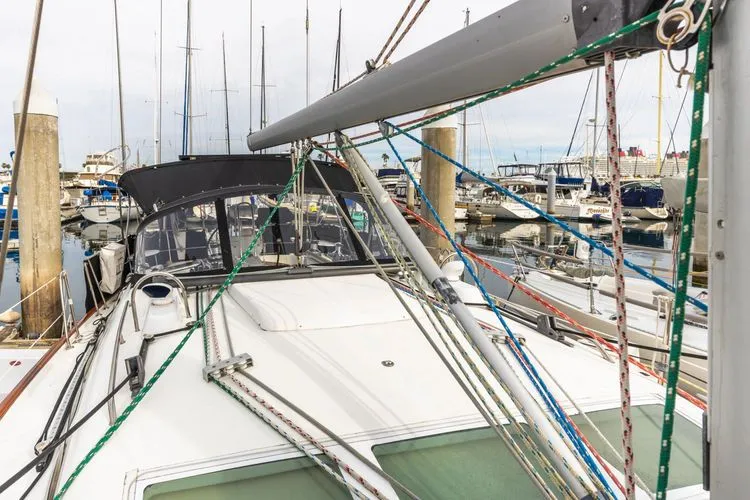 Slide: The Image of 2006 Beneteau 423 - Image 19 - 19