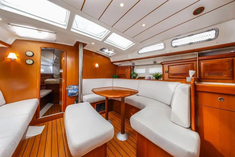 Slide: The Image of 2006 Beneteau 423 - Image 23 - 23