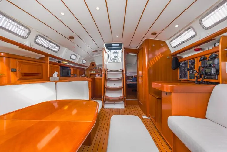 Slide: The Image of 2006 Beneteau 423 - Image 32 - 32