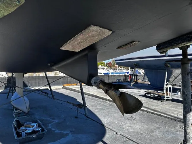 Slide: The Image of 2006 Beneteau 423 - Image 41 - 41