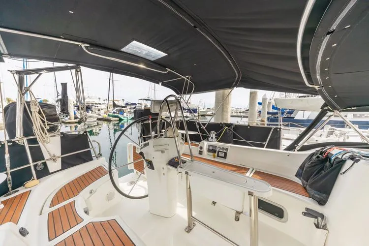 Slide: The Image of 2006 Beneteau 423 - Image 7 - 7