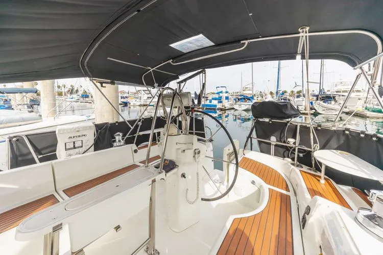 Slide: The Image of 2006 Beneteau 423 - Image 8 - 8