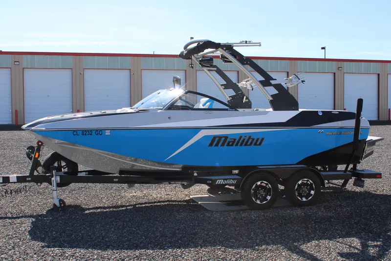Slide: The Image of Malibu Wakesetter 21 MLX 2019 - 11