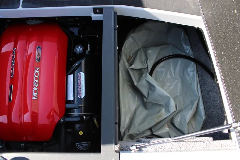 Slide: The Image of Malibu Wakesetter 21 MLX 2019 - 9