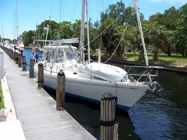 Slide: The Image of Hylas 44 Center Cockpit Sloop 1987 - 2