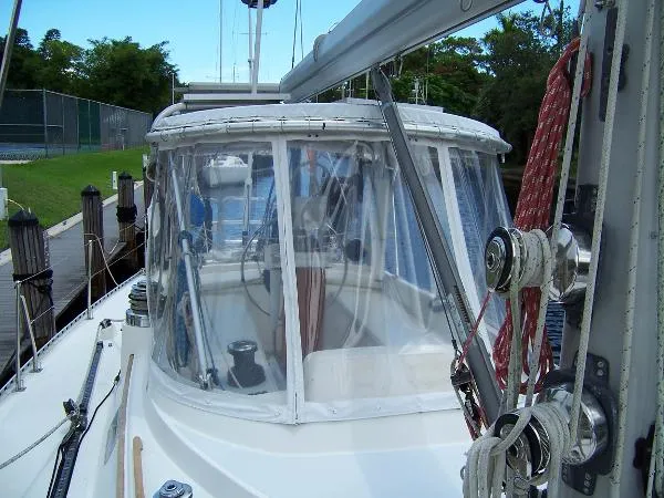 Slide: The Image of Hylas 44 Center Cockpit Sloop 1987 - 9