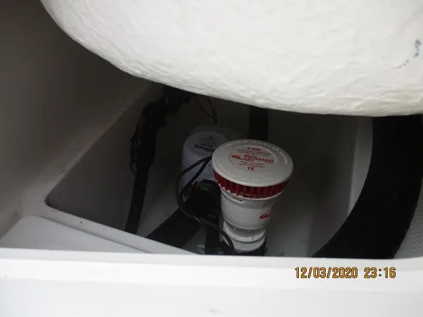 Slide: The Image of Boston Whaler Montauk 17 CC 2017 - 10
