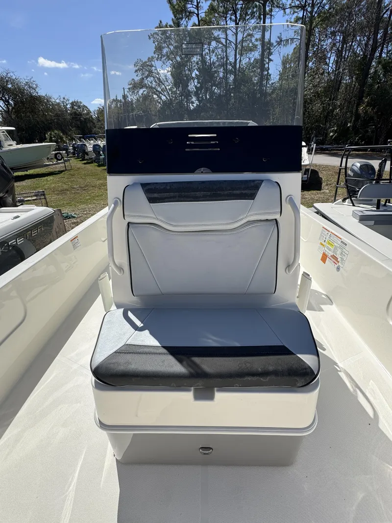 Slide: The Image of Skeeter SX Series SX230 2026 - 10