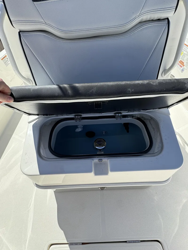 Slide: The Image of Skeeter SX Series SX230 2026 - 11