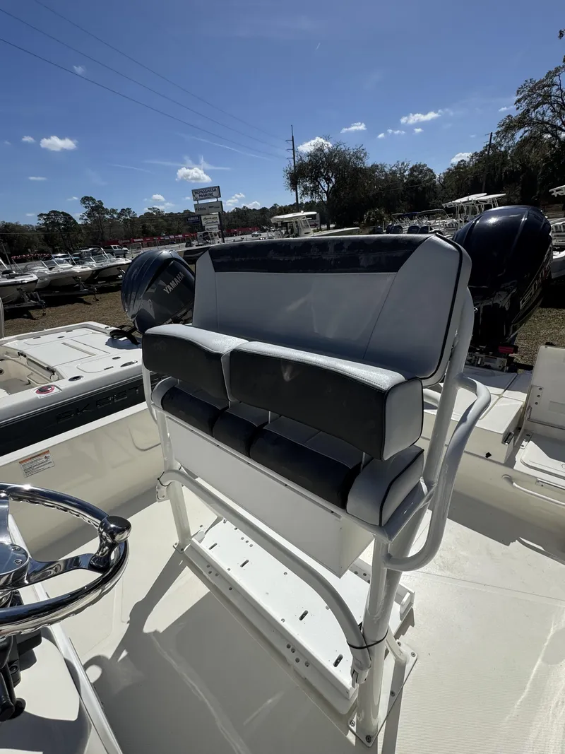 Slide: The Image of Skeeter SX Series SX230 2026 - 13