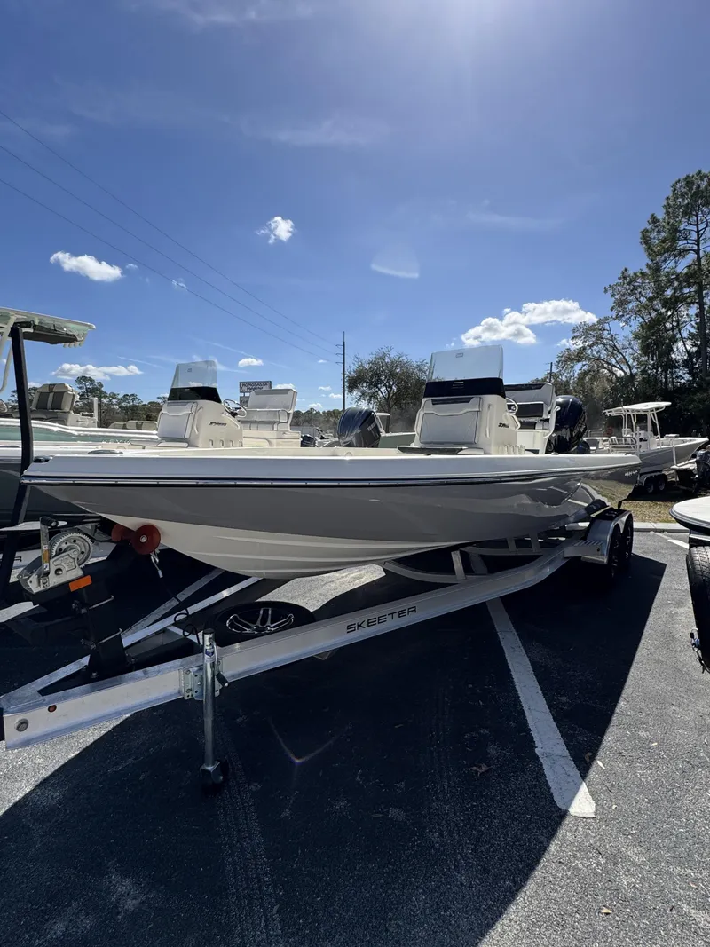 Slide: The Image of Skeeter SX Series SX230 2026 - 29