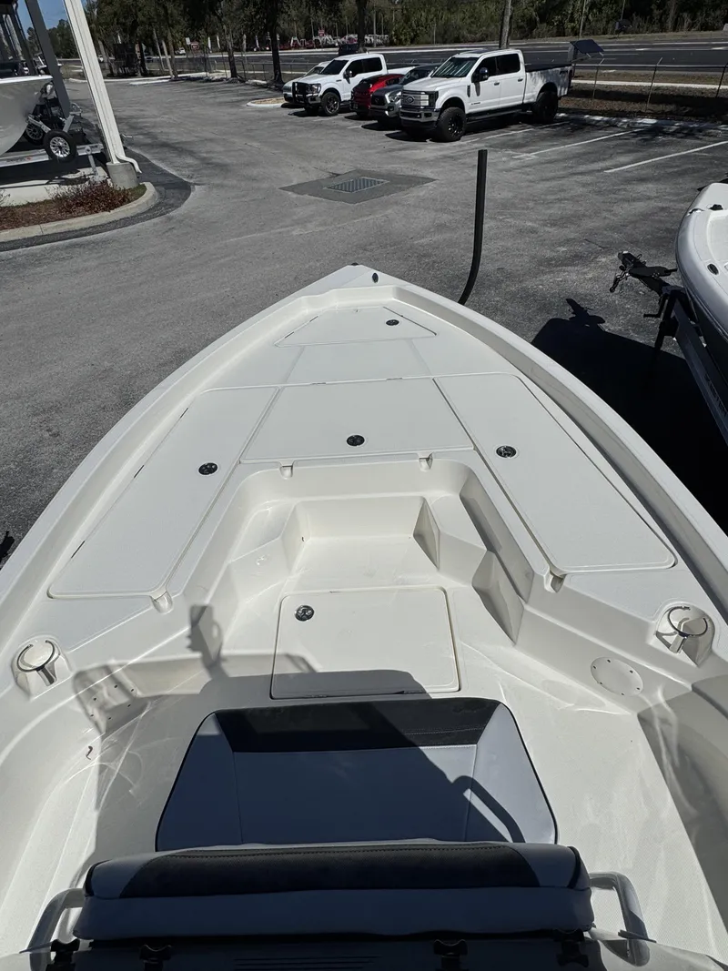 Slide: The Image of Skeeter SX Series SX230 2026 - 33