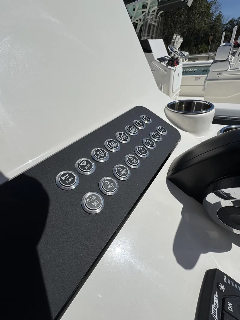 Slide: The Image of Skeeter SX Series SX230 2026 - 40