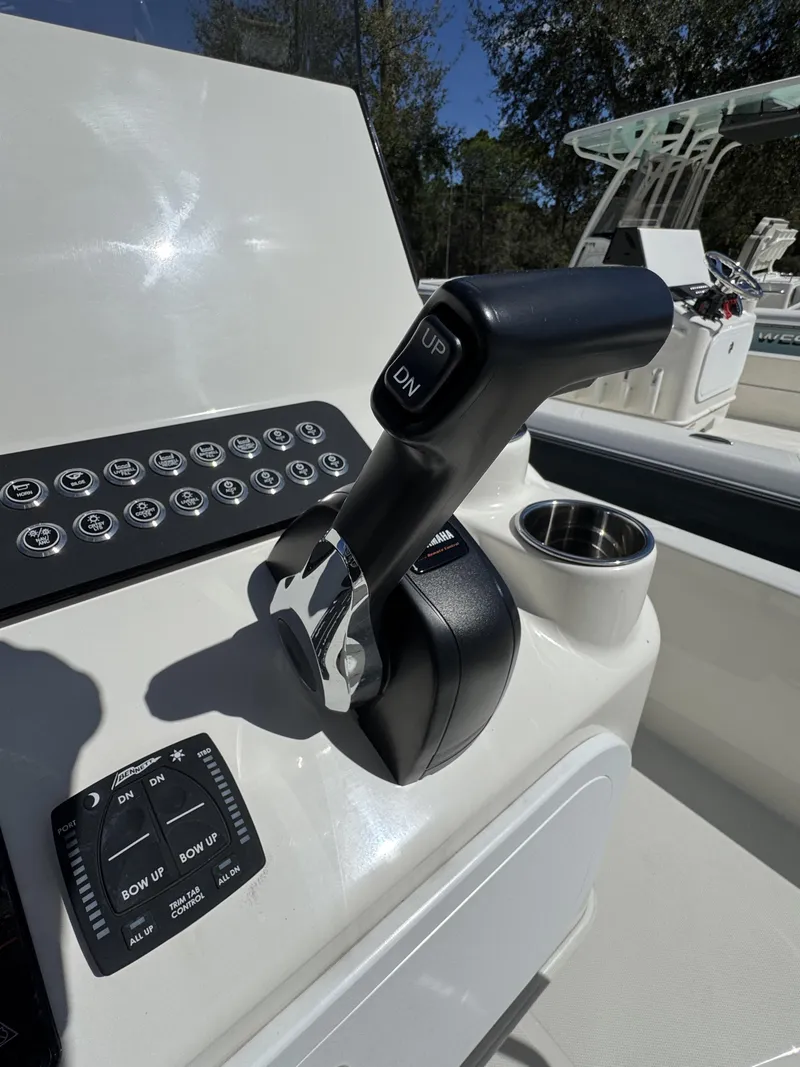 Slide: The Image of Skeeter SX Series SX230 2026 - 42