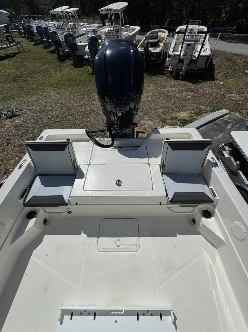 Slide: The Image of Skeeter SX Series SX230 2026 - 44