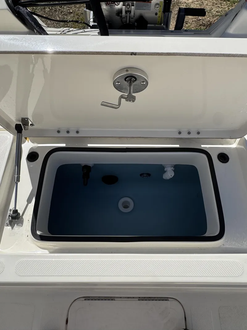 Slide: The Image of Skeeter SX Series SX230 2026 - 49